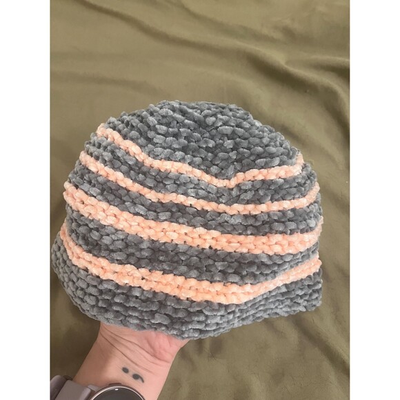 Cozy Handknit Beanie in Grey & Pink - Picture 9 of 10
